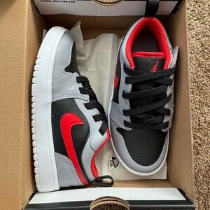 Jordan 1 low sneakers 
Brand new in box